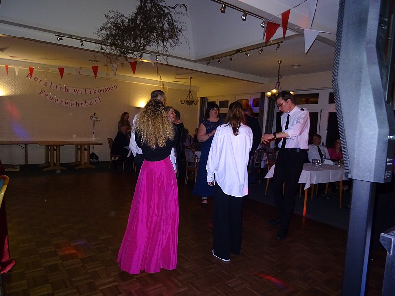 25-FFW-Ball-08